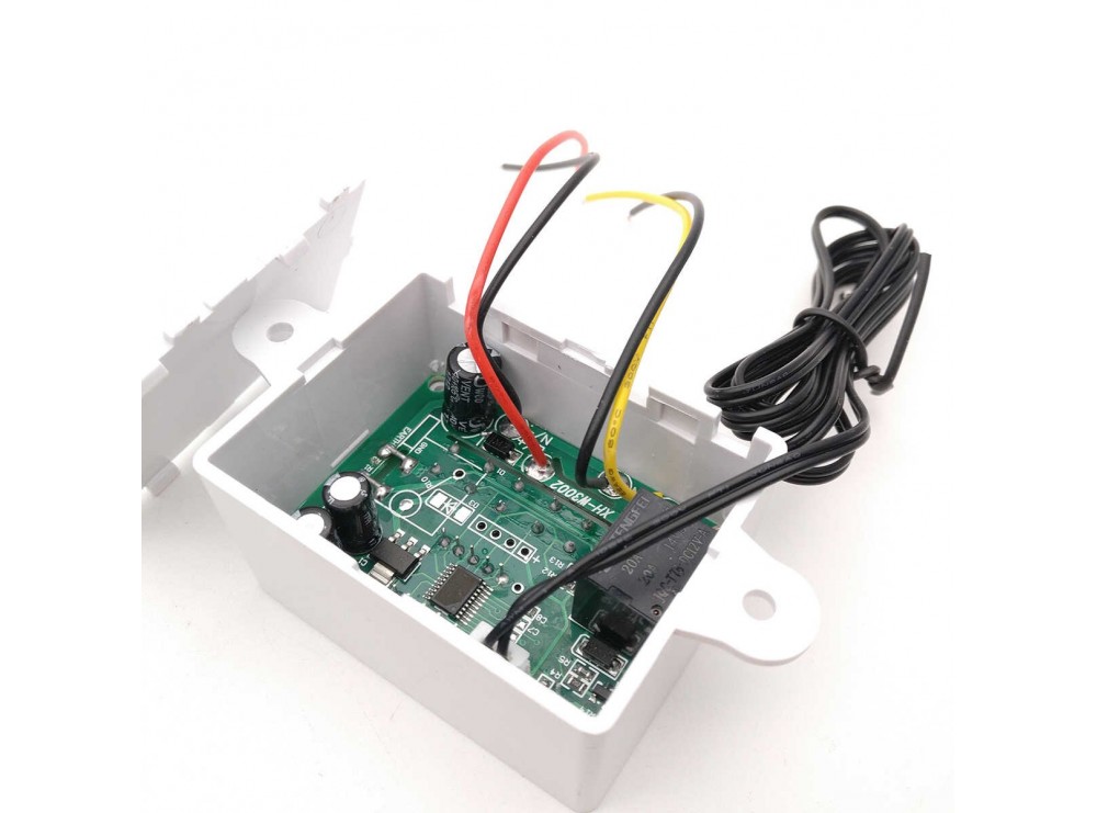 ترموستات دیجیتال 12VDC مدل XH-W3002