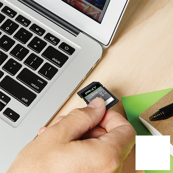 کارت حافظه microSDXC پی ان وای مدل P-SDU32GU185GW-GE ظرفیت 32 گیگابایت به همراه آداپتور