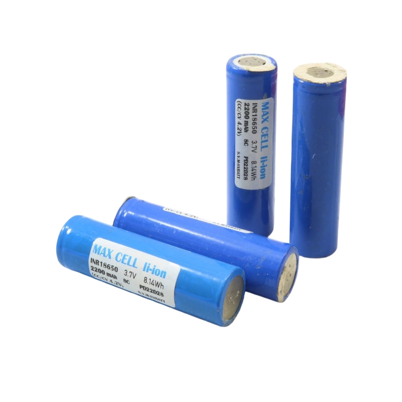 مجموعه 2 عددی باتری لیتیوم یون کارکرده 3.7v سایز 18650 سرتخت 2200mAh ضریب جریان 8C مارک MAX CELL