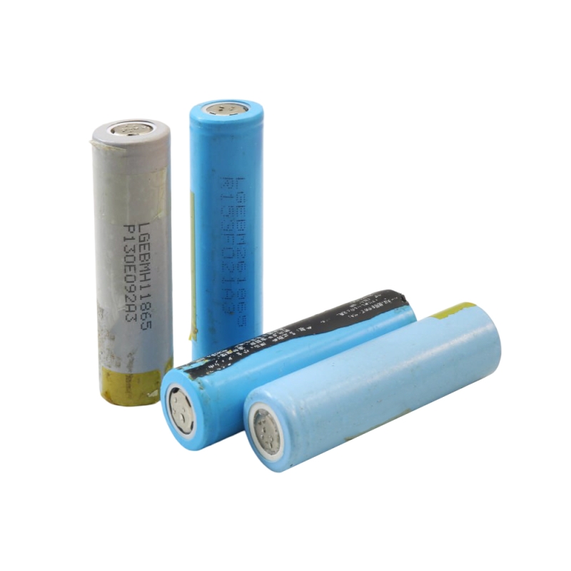 مجموعه 2 عددی باتری لیتیوم یون کارکرده 3.7v سایز 18650 سرتخت 2500mAh ضریب جریان 10C مارک LG