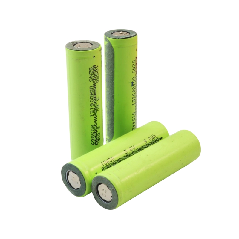 مجموعه 2 عددی باتری لیتیوم یون کارکرده 3.7v سایز 18650 سرتخت 2500mAh ضریب جریان 2C مارک SZNS