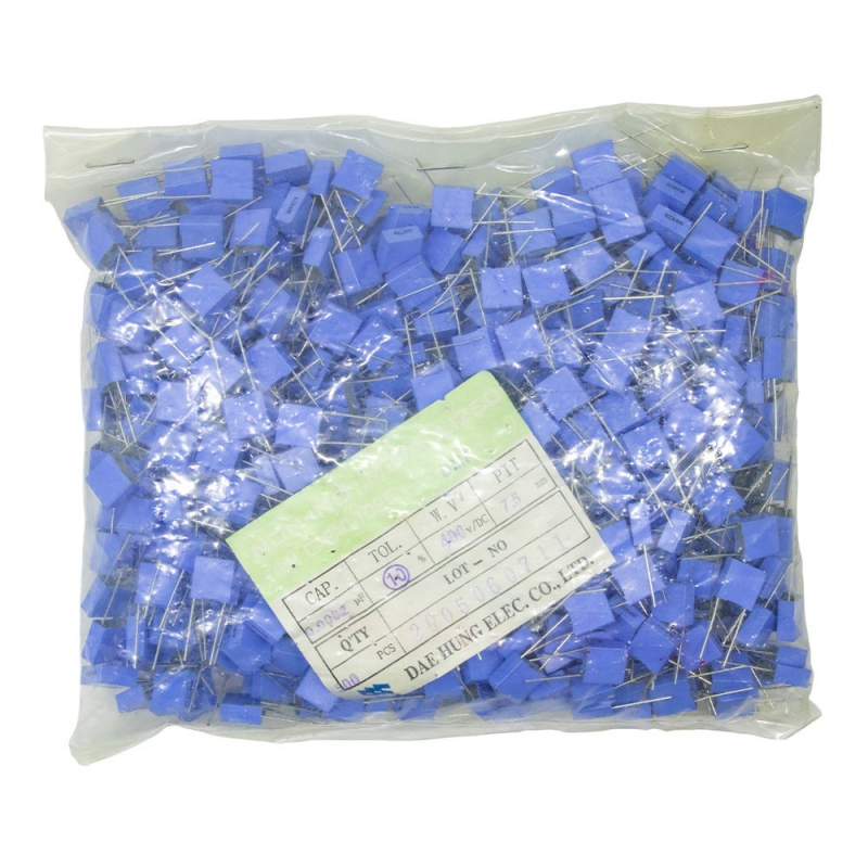 خازن 8.2nF / 400V MKT بسته 500 تایی خازن 8.2nF / 400V MKT بسته 500 تایی